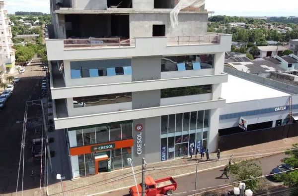Sala comercial em andar para venda - Avenida Bruno Zuttion - Realeza/PR