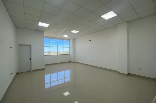 Sala comercial em andar para venda - Avenida Bruno Zuttion - Realeza/PR