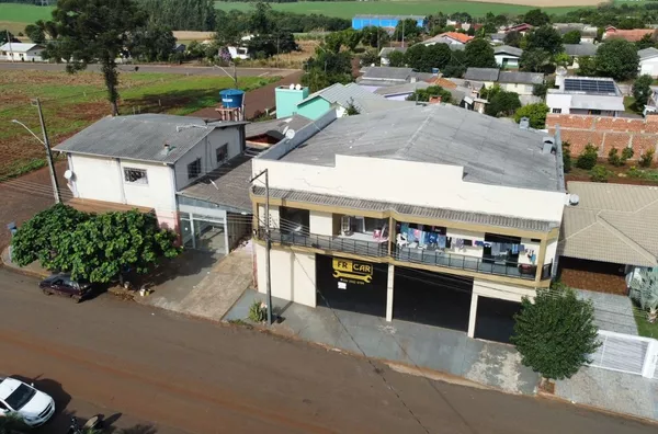 Prédio para venda com 03 apartamentos + 01 barracão + 02 salas comerciais - João Paulo II - Realeza/PR