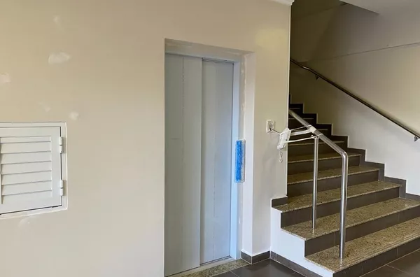 Sala comercial em andar para venda - Avenida Bruno Zuttion - Realeza/PR