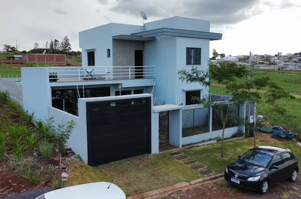 Casa com piscina para venda 3 quartos (sendo 01 suíte) - Cidade Universitária - Realeza/PR