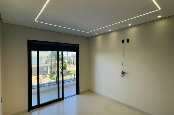 Casa alto padrão para a venda no Condomínio Realeza