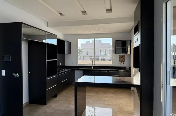 Casa para venda no Condomínio Realeza