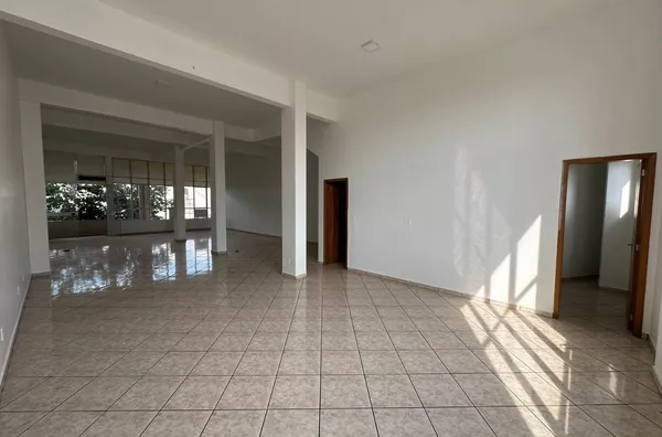 Sala comercial para aluguel em frente ao Manfroi - Centro - Realeza/PR