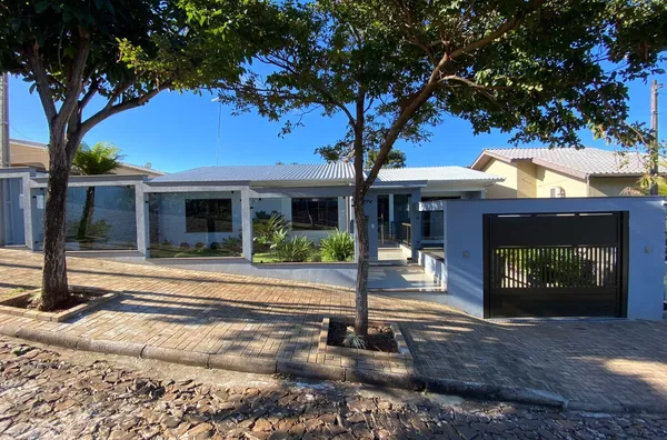 Casa para venda com piscina aquecida - João Paulo II - Realeza/PR