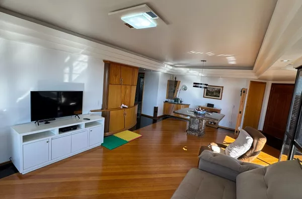 Apartamento para venda no Centro de Realeza no Edifício flamboyant