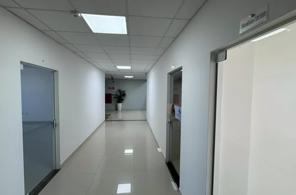 Sala comercial em andar para aluguel - Edifício Jaime Martini