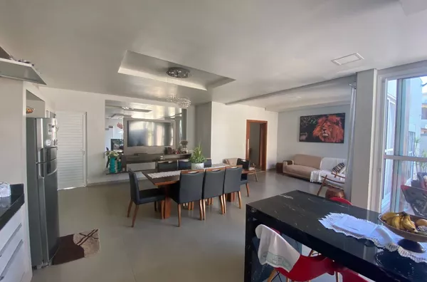 Casa alto padrão para venda - Centro - Santa Izabel Do Oeste/PR