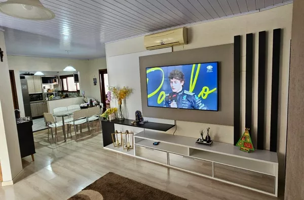 Casa para venda no centro de realeza 