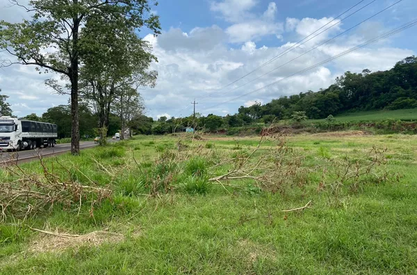 TERRENO COM 7.391,92m² - RODOVIA PR-281 - REALEZA/PR 