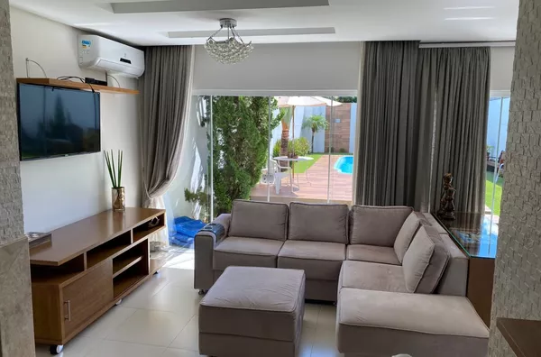 Casa com piscina próximo ao centro - Realeza/PR