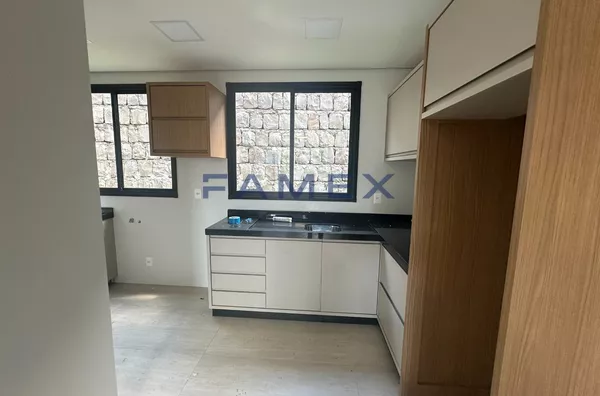 SOBRADO PARA LOCAÇÃO NO BAIRRO LA SALLE COM 02 SUÍTES