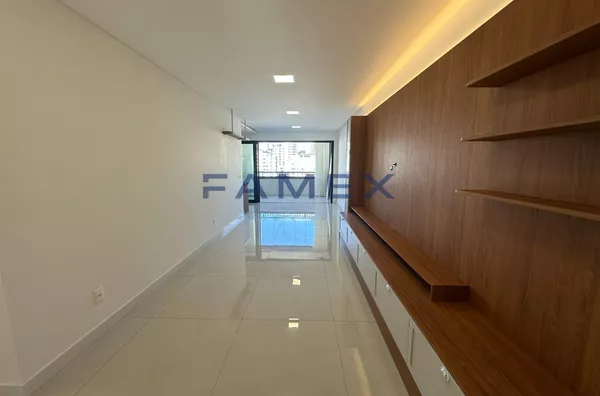 APARTAMENTO PARA LOCAÇÃO SEMIMOBILIADO COM 01 SUÍTE + 02 QUARTOS NO CENTRO
