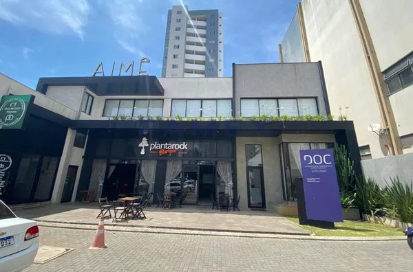 SALA COMERCIAL   SEMIMOBILIADA -  ELEVADOR PRIVATIVO - PROXIMO  POSTO ROTA 66