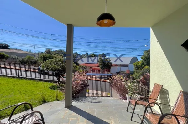 CASA DE ALTO PADRÃO EM UM LOTE COM MAIS DE 1100M²