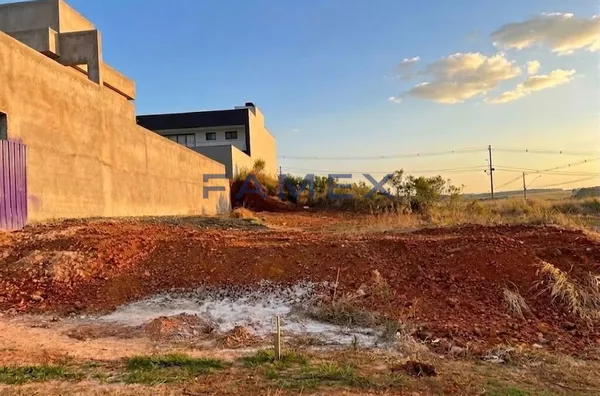 TERRENO À VENDA NO BAIRRO FRARON