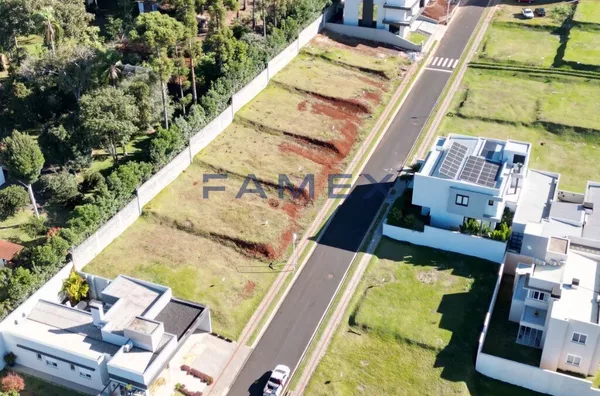 TERRENO À VENDA NO CONDOMÍNIO JARDINS DE MONET