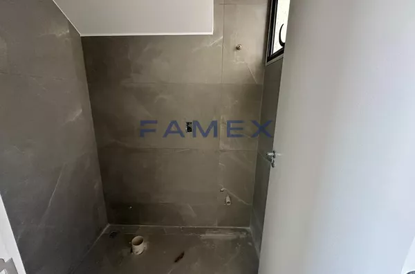 SOBRADO PARA LOCAÇÃO NO BAIRRO LA SALLE COM 03 SUÍTES