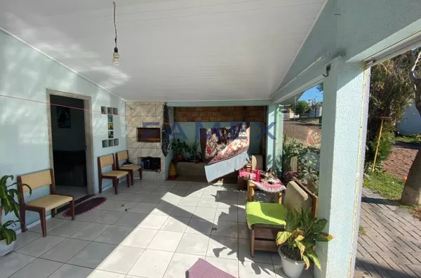 CASA DE ALVENARIA BAIRRO SAO ROQUE COM 04 DORMITORIOS