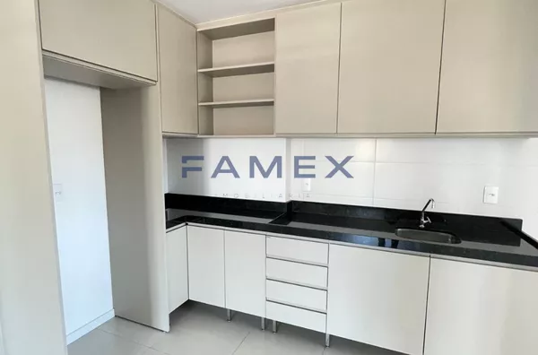 ED. SAFIRA - APARTAMENTO COM 01 SUITE + 01 QUARTO - CENTRO - PRÓXIMO  A PRAÇA CENTRAL