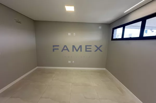 Sobrado para locação no bairro São Luiz - Próximo ao Shopping com 01 suíte + 02 quartos