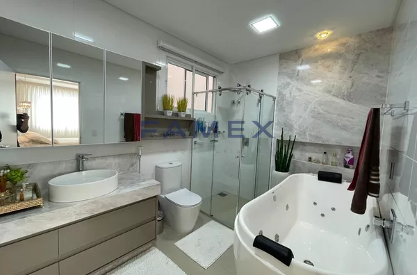 APARTAMENTO ÁREA INTERNA