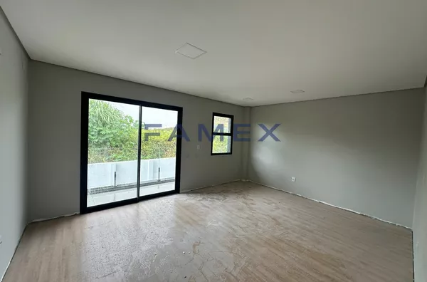 Sobrado para locação no bairro São Luiz - Próximo ao Shopping com 01 suíte + 02 quartos