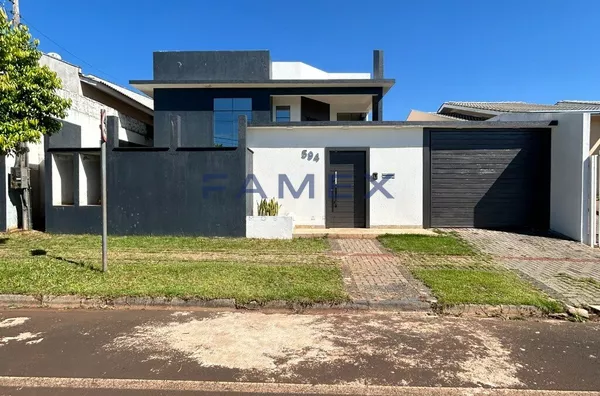 CASA COM PISCINA A VENDA NO BAIRRO SÃO FRANCISCO EM PATO BRANCO - 1 SUÍTE E 2 QUARTOS