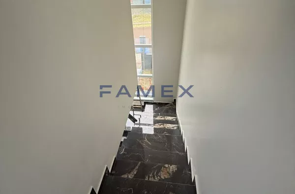 SOBRADO À VENDA-BAIRRO FRARON-PATO BRANCO-PR-