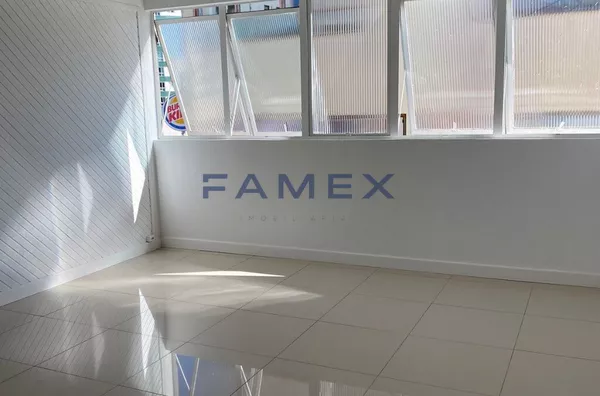 APARTAMENTO PARA LOCAÇÃO AO LADO DA PRAÇA CENTRAL