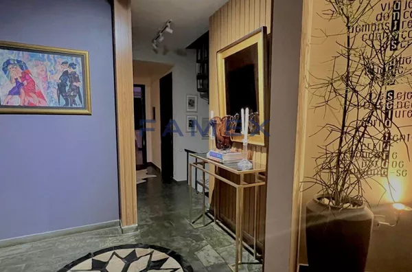 CASA DE ALTO PADRÃO EM UM LOTE COM MAIS DE 1100M²