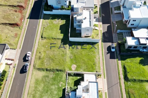 TERRENO À VENDA NO CONDOMÍNIO JARDINS DE MONET