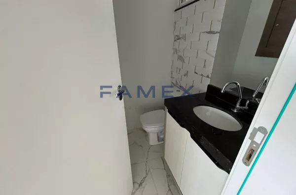 SOBRADO À VENDA NO BAIRRO FRARON