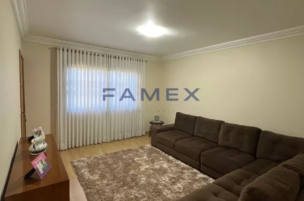 CASA À VENDA NO CENTRO DE PATO BRANCO/PR