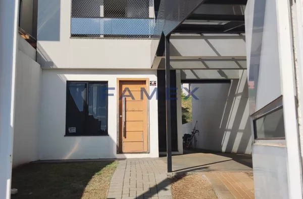 SOBRADO COM MÓVEIS PLANEJADOS À VENDA BAIRRO FRARON