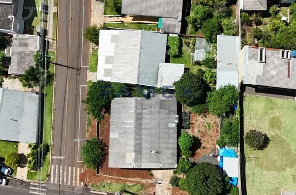 TERRENO COM CASA DE MADEIRA - PARZIANELLO - PATO BRANCO