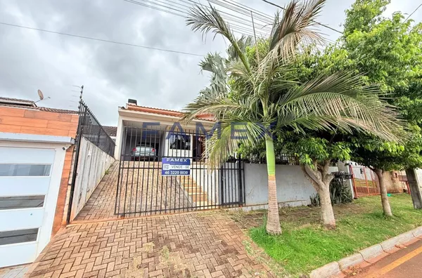 CASA COM PISCINA À VENDA NO BAIRRO PAULO AFONSO