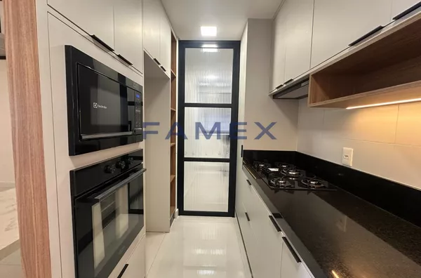 APARTAMENTO PARA LOCAÇÃO MOBILIADO COM 01 SUÍTE + 01 QUARTO NO CENTRO