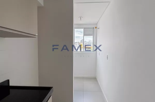 ED. SAFIRA - APARTAMENTO COM 01 SUITE + 01 QUARTO - CENTRO - PRÓXIMO  A PRAÇA CENTRAL