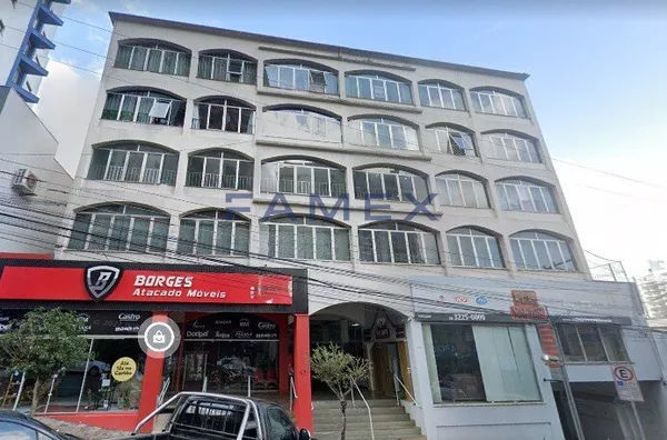 APARTAMENTO PARA LOCAÇÃO AO LADO DA PRAÇA CENTRAL