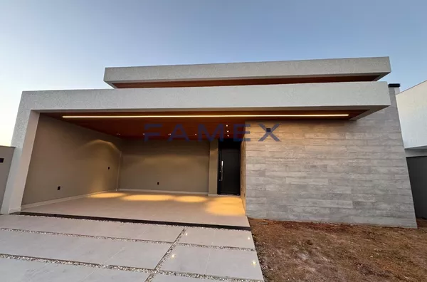 CASA ALTO PADRÃO NO BAIRRO CADORIN EM PATO BRANCO - 3 SUÍTES COM PISCINA
