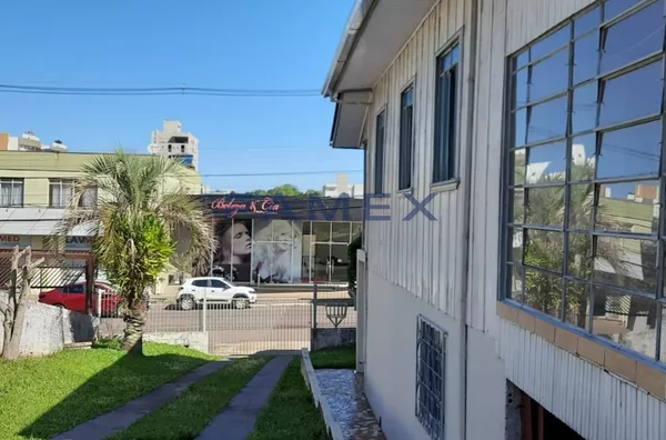 TERRENO COM POSSIBILIDADES DE CONSTRUIR ATÉ 8 PAVIMENTOS