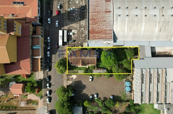 TERRENO À VENDA NO CENTRO