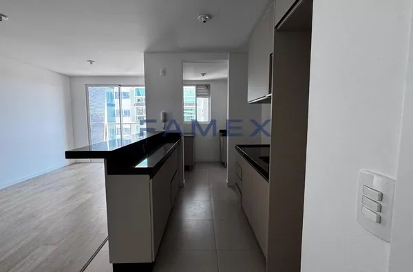 ED. SAFIRA - APARTAMENTO COM 01 SUITE + 01 QUARTO - CENTRO - PRÓXIMO A PRAÇA CENTRAL - Foto 3