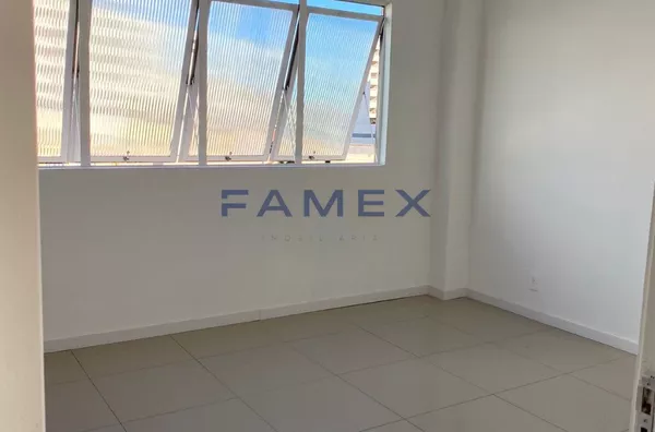 APARTAMENTO PARA LOCAÇÃO AO LADO DA PRAÇA CENTRAL