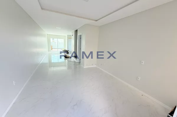 SOBRADO NOVO À VENDA NO BAIRRO FRARON