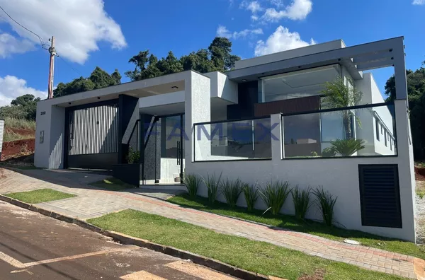 CASA ALTO PADRÃO A VENDA NO BAIRRO CADORIN - 3 SUÍTES