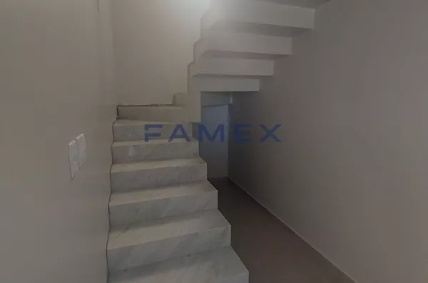 TRIPLEX ALTO PADRÃO À VENDA NO BAIRRO LA SALLE
