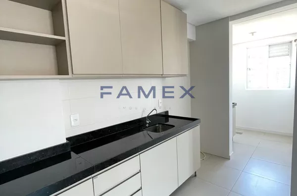 ED. SAFIRA - APARTAMENTO COM 01 SUITE + 01 QUARTO - CENTRO - PRÓXIMO  A PRAÇA CENTRAL