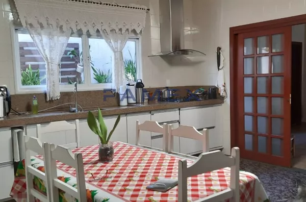 TERRENO NO CENTRO COM POSSIBILIDADES DE CONSTRUIR ATÉ 6 PAVIMENTOS